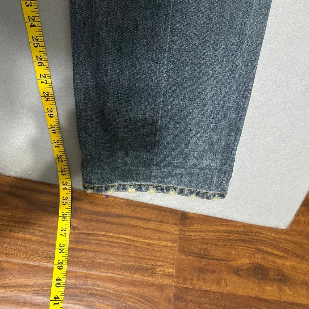 Levis levis 569